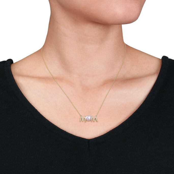 Yellow Gold Mom Heart Pendant Necklace | REEDS Jewelers