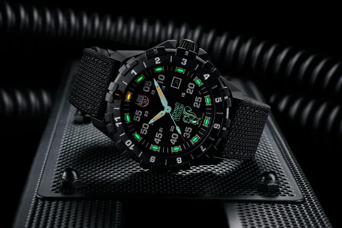 Luminox - Men's 44mm F-117 Nighthawk x Skunk Works 6440 Series Luminox - Men's 44mm F-117 Nighthawk x Skunk Works 6440 Series